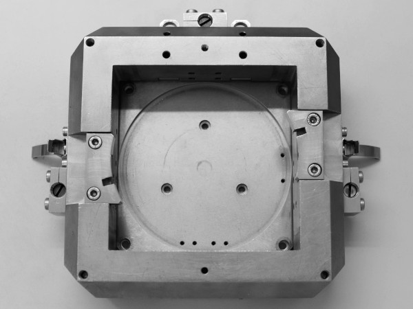 X-ray lithography holder